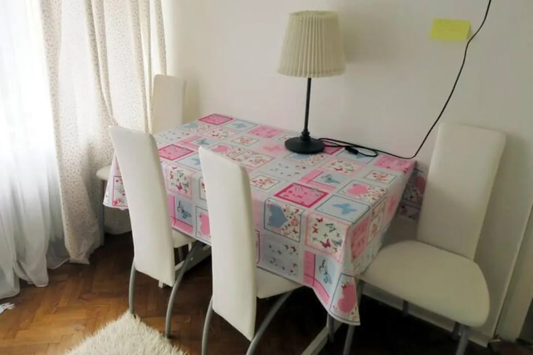 Holiday Rooms & Apartments In The Rosy Garden Ljubljana