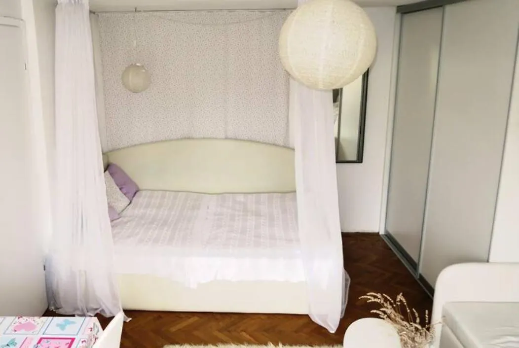 Holiday Rooms & Apartments In The Rosy Garden Laibach Gasthof