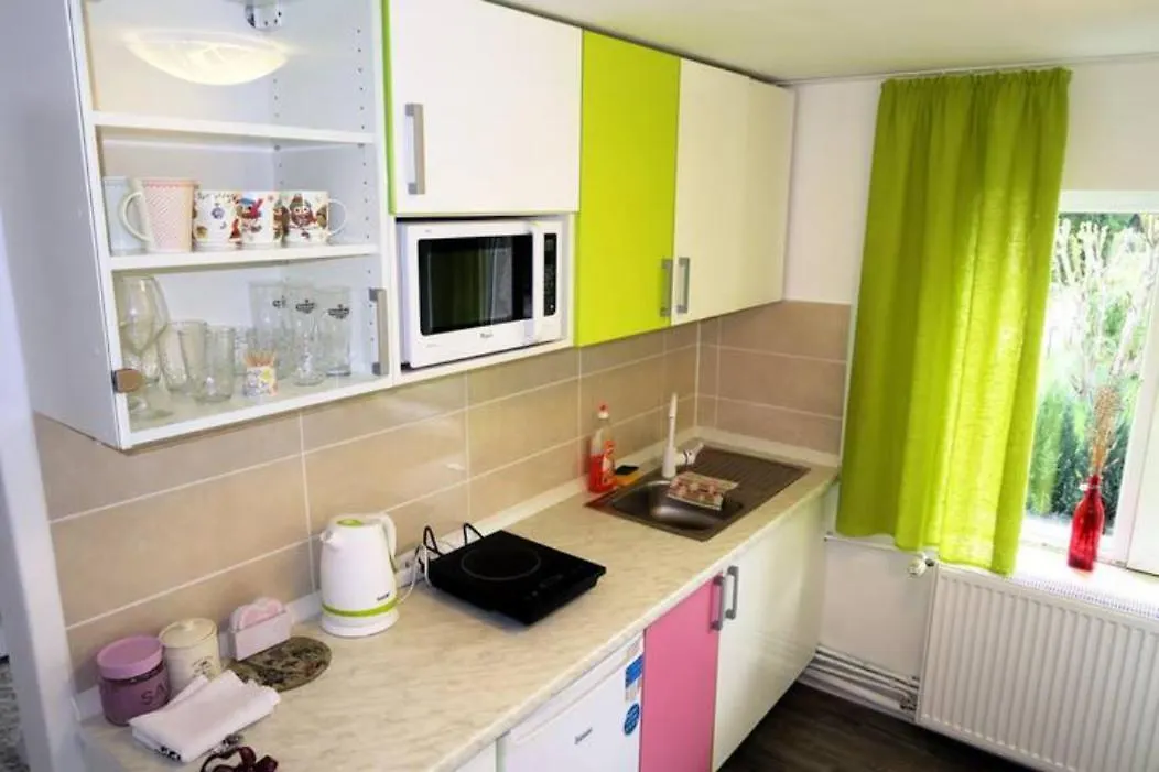 Gasthof Holiday Rooms & Apartments In The Rosy Garden Laibach
