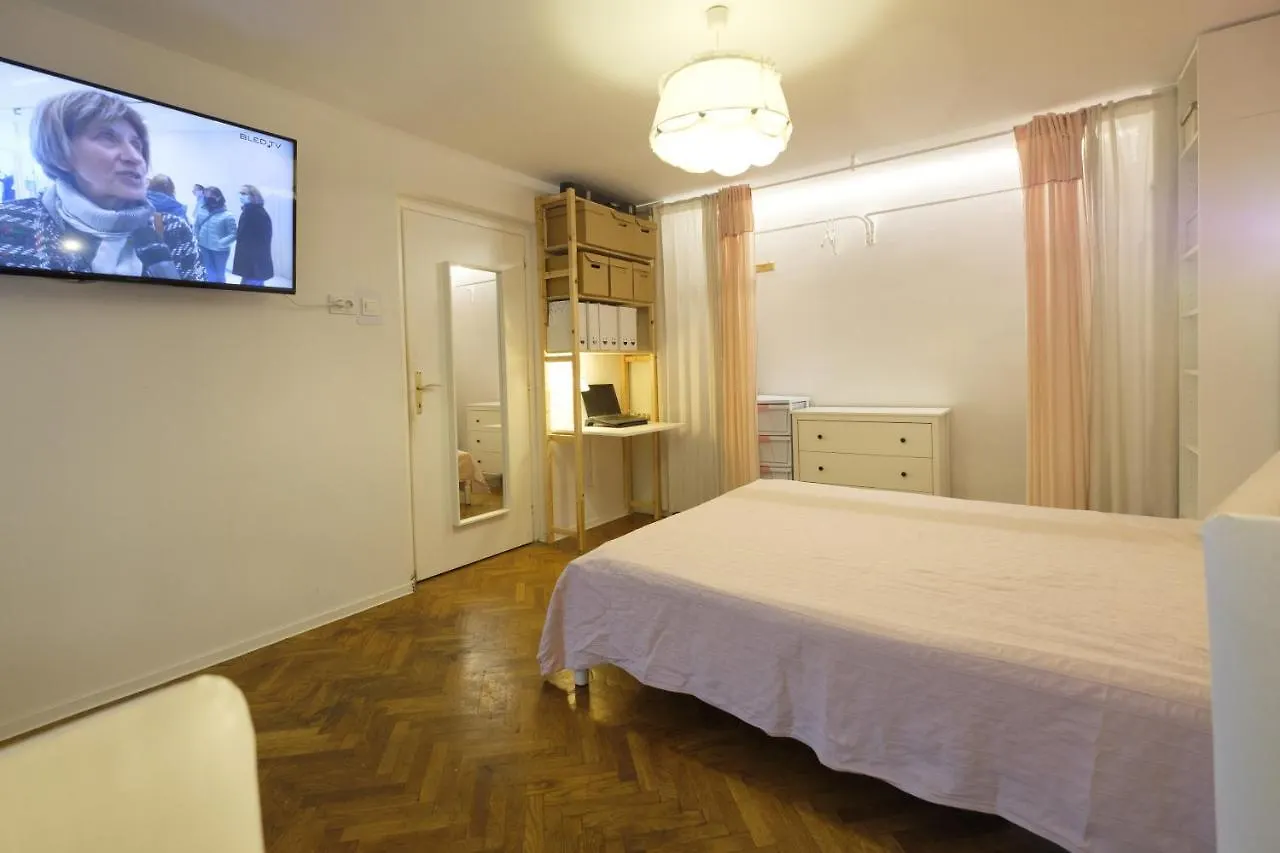 Guest house Holiday Rooms & Apartments In The Rosy Garden Ljubljana