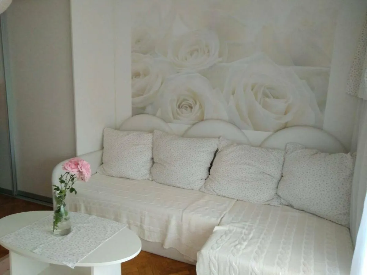 Holiday Rooms & Apartments In The Rosy Garden Ljubljana