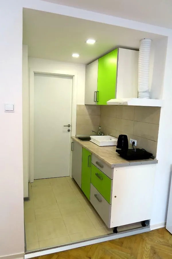 Holiday Rooms & Apartments In The Rosy Garden Ljubljana Guest house