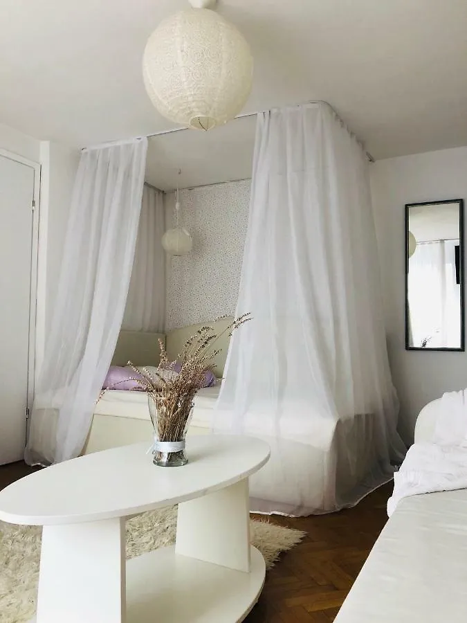 Holiday Rooms & Apartments In The Rosy Garden Ljubljana